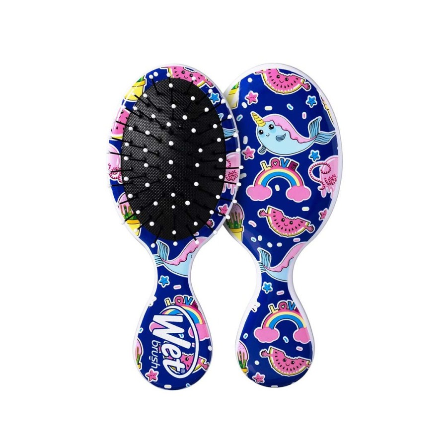 White brush hair brush