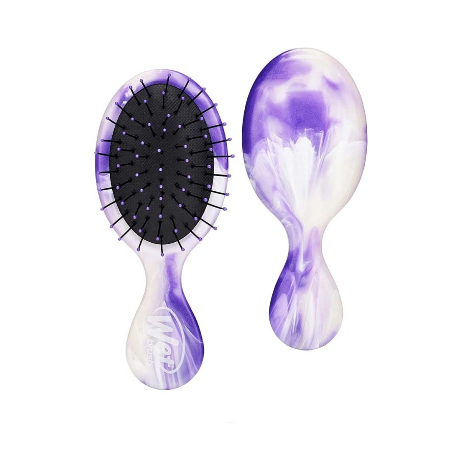 White brush hair brush