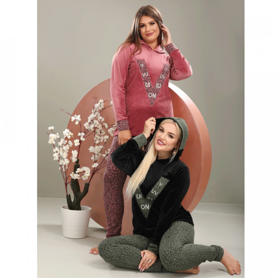 بيجامة حريمي اون